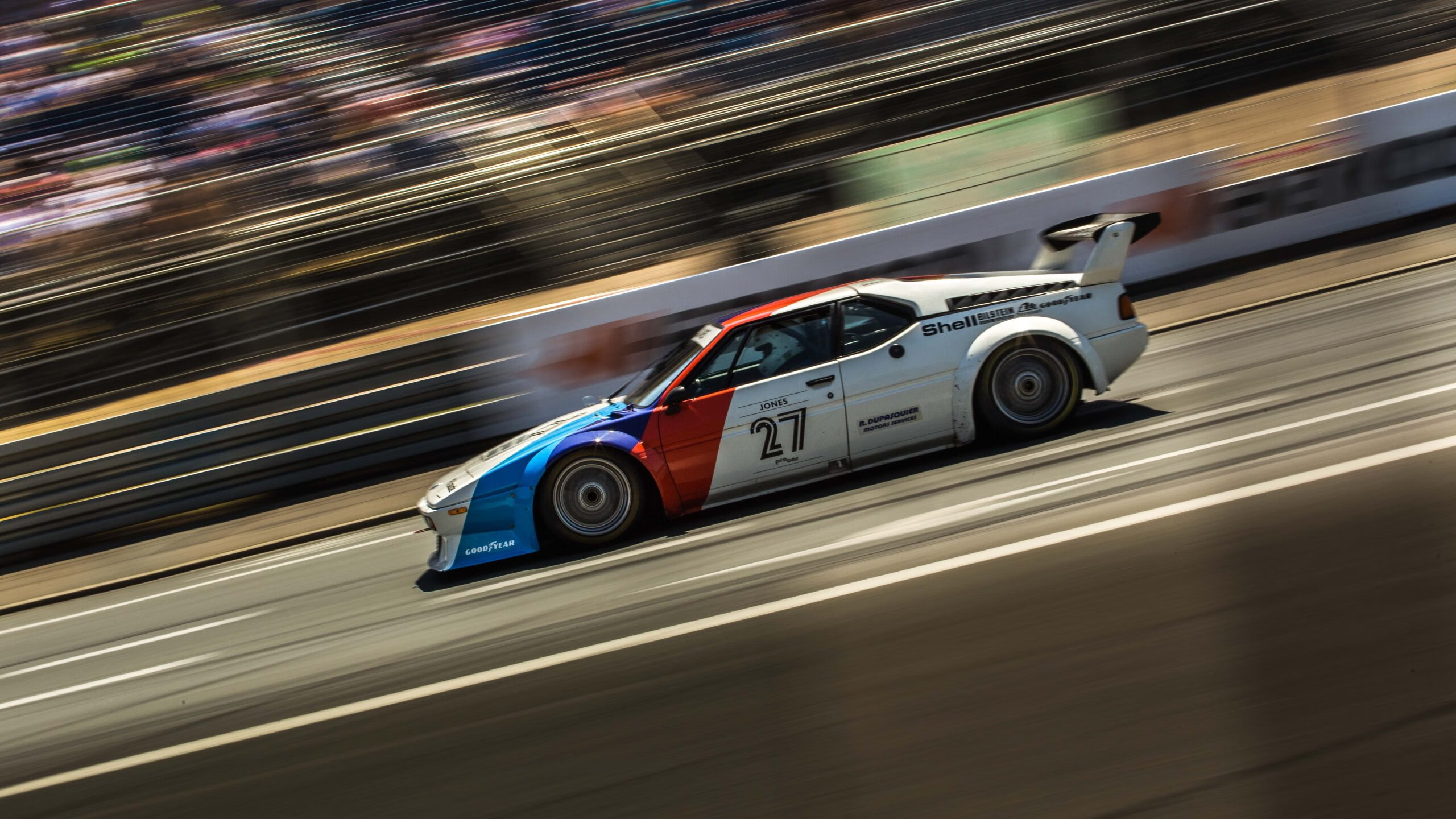 “场外趣事：明星球员的暖心生活”，明星球员足球