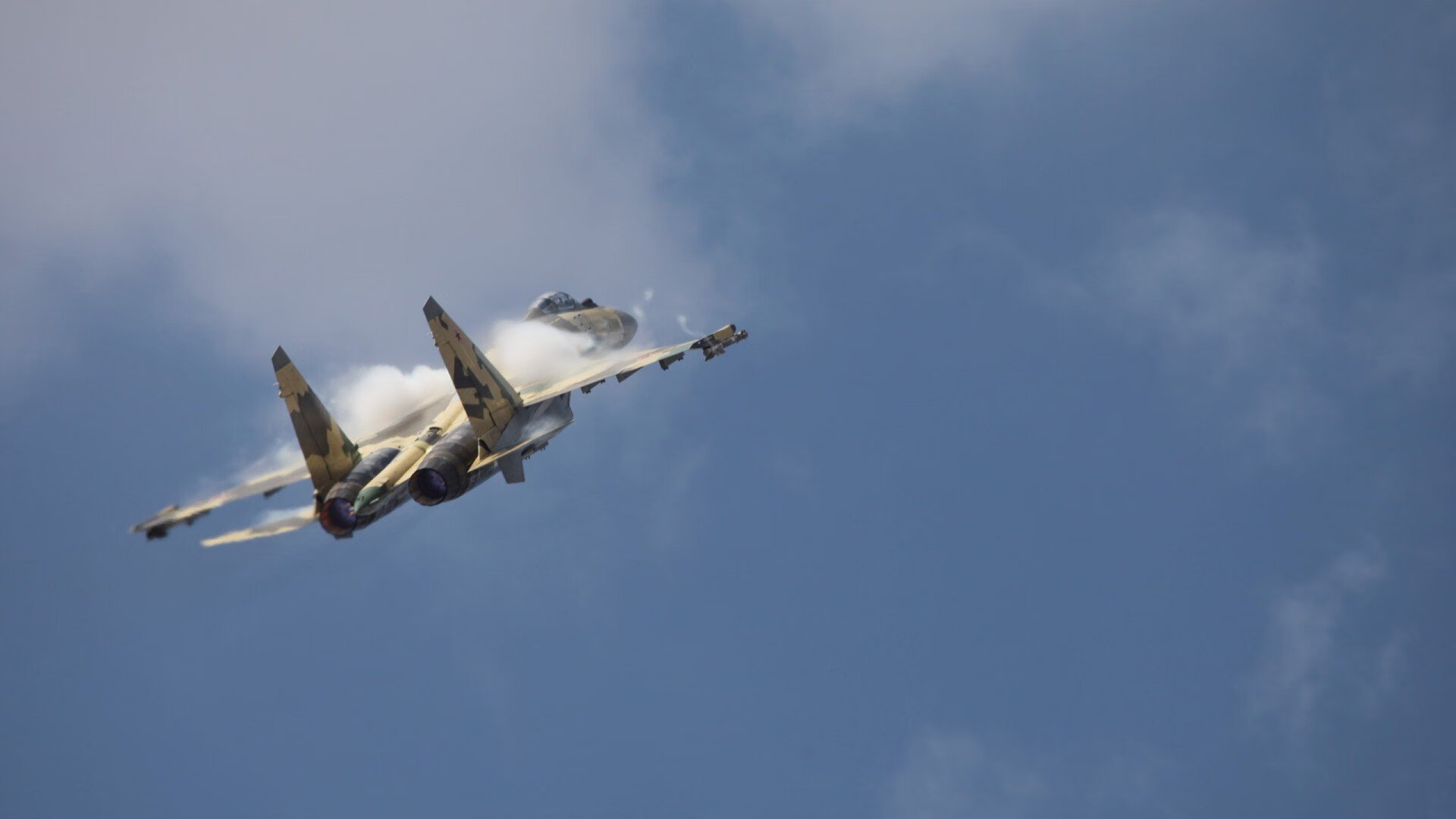 爱游戏综合娱乐-法甲激烈拼搏，精彩瞬间点燃现场气氛，法甲情况