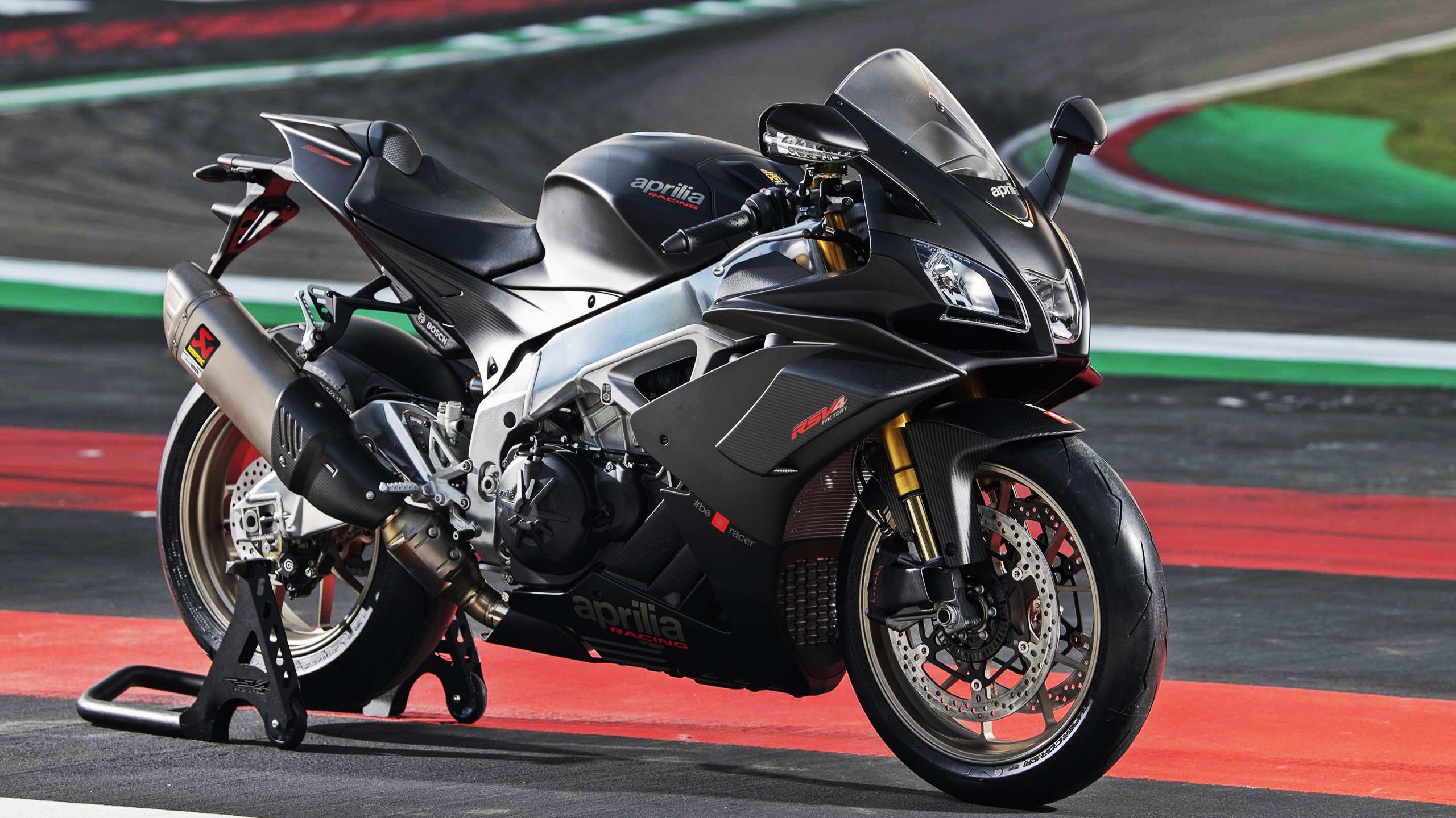 澳大利亚袋鼠队的战术打法越发成熟，成全球橄榄球新力量，澳洲袋鼠打拳击