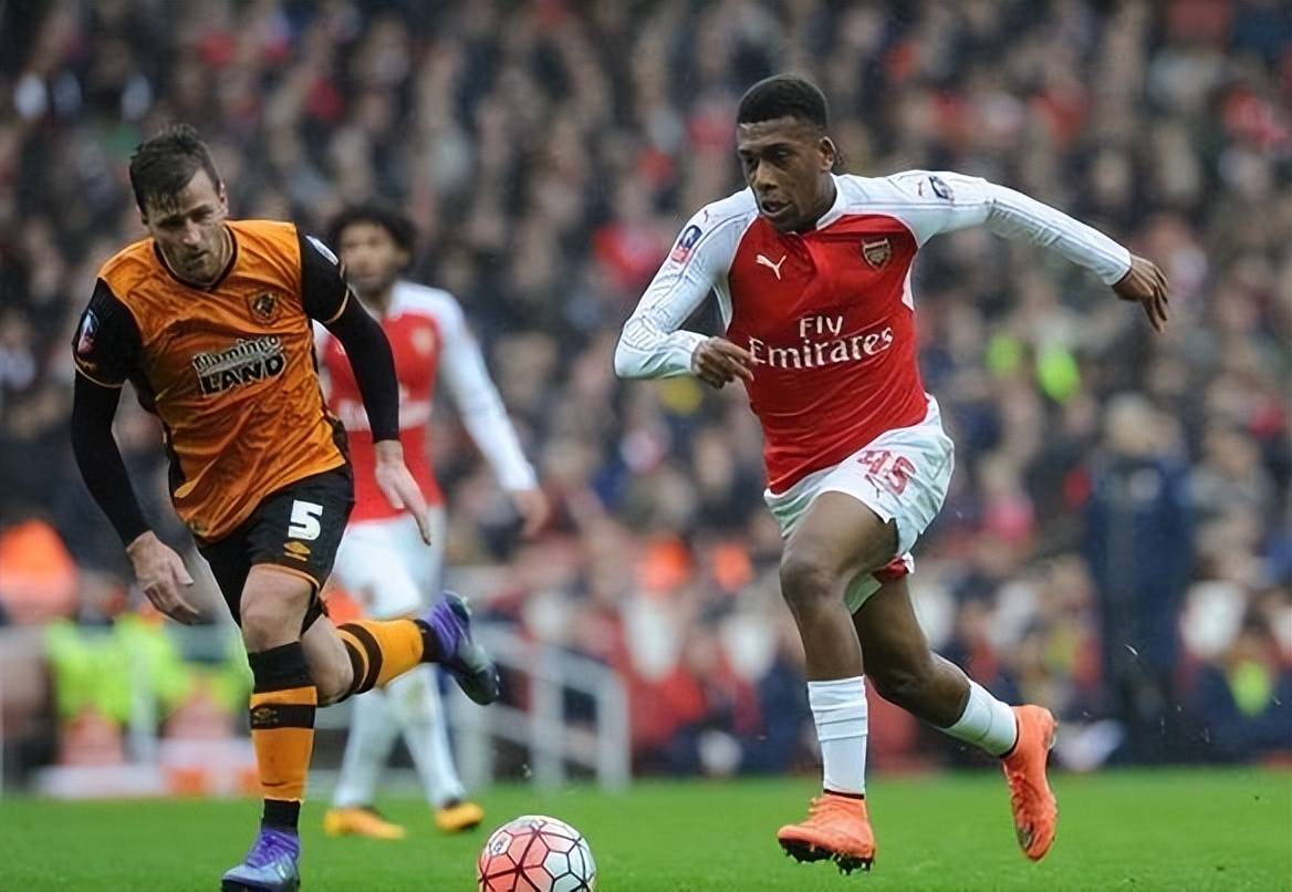 爱游戏体育:英超富勒姆的转会策略与球队重建的简单介绍 爱游戏体育:英超富勒姆的转会策略与球队重建的简单介绍