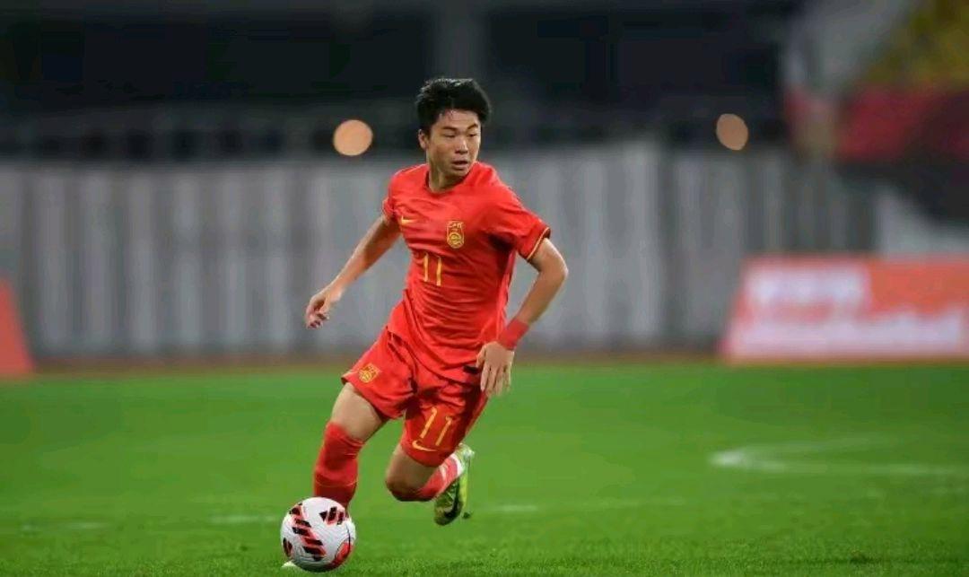 爱游戏APP：国足热身赛大胜，备战亚洲杯信心十足的简单介绍