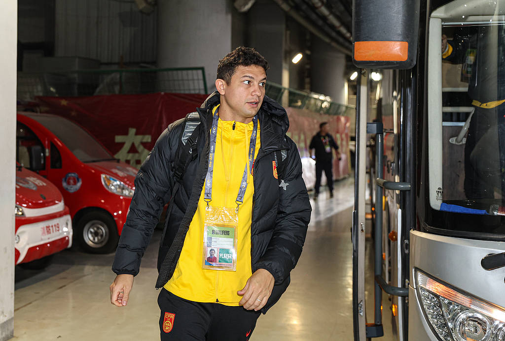 关于爱游戏APP:艾克森：归化球员对中国足球的文化融合与社会影响的信息