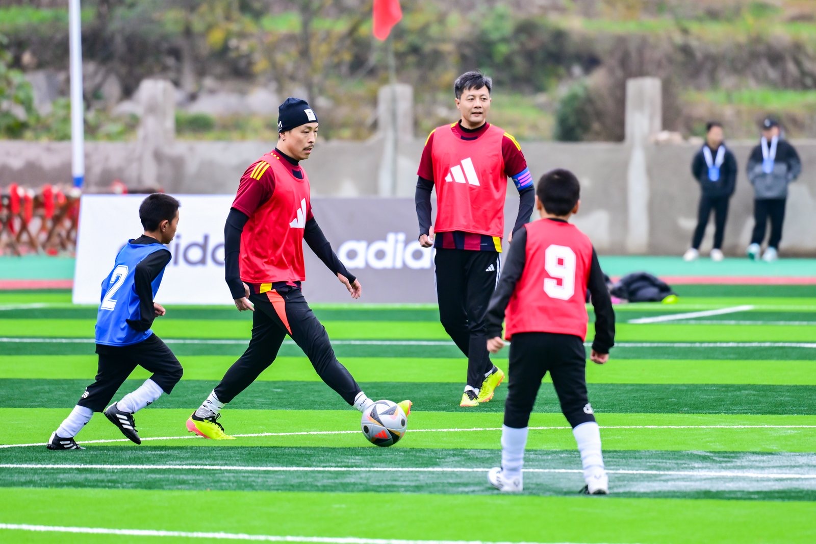 爱游戏APP:中国足球公益足球项目的社会效益与品牌传播研究的简单介绍