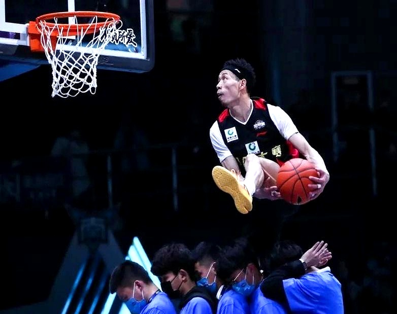 包含爱游戏APP:年轻球员戴伟浚“技术扶贫”,球迷:中国足球的希望全靠他了?的词条 包含爱游戏APP:年轻球员戴伟浚“技术扶贫”,球迷:中国足球的希望全靠他了?的词条